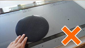 汚れ防止マットは火災の原因につながるので使用しない｜IHクッキングヒーターの天板掃除