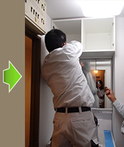 ミラーキャビネット、アッパーキャビネットを設置