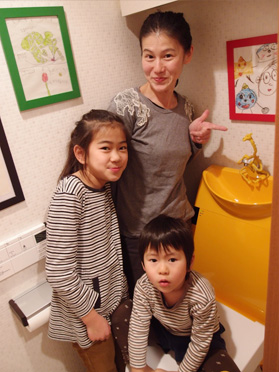 最後に、素敵なトイレと一緒に撮影させていただきました！